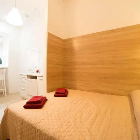 смарт біля оперного театру